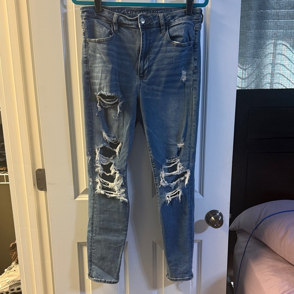 American Eagle Outfitters Light Blue Distressed Skinny Jeans